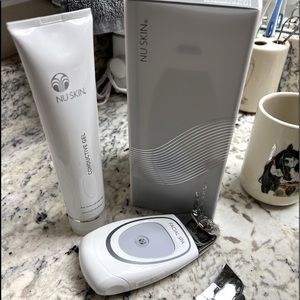 NU SKIN wrinkle iron
